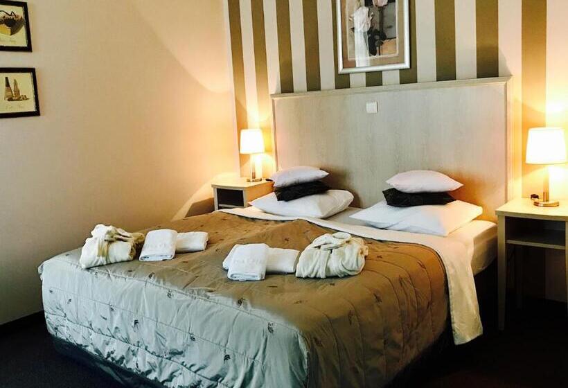 デラックスルーム, Amalia