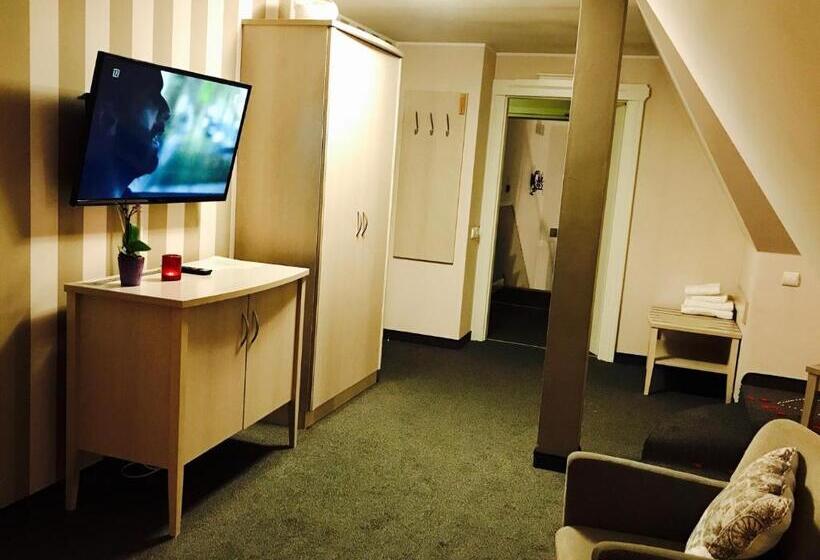 デラックスルーム, Amalia