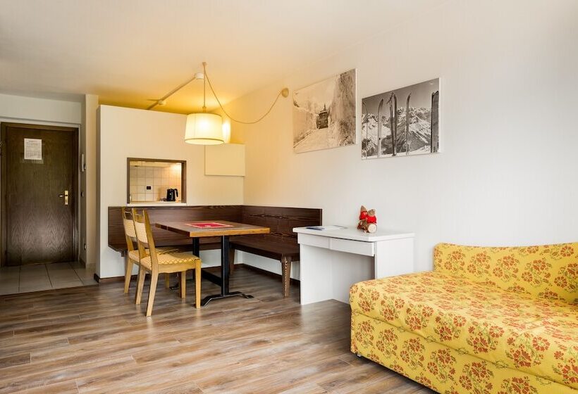 침실 1개 아파트, Ambiez Residence