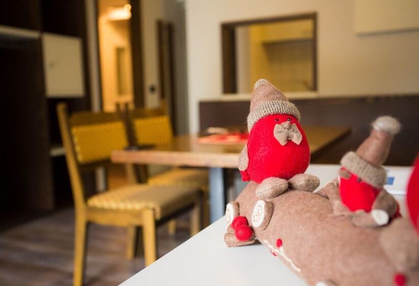 침실 1개 아파트, Ambiez Residence