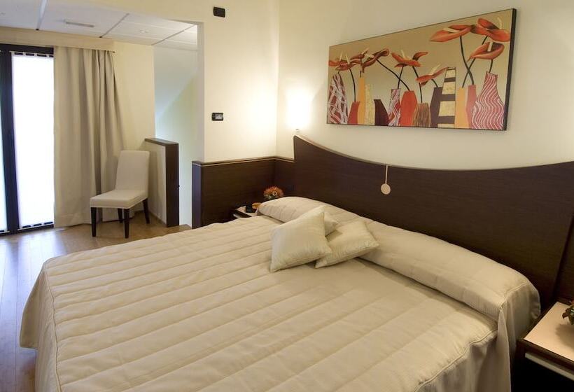 חדר דופלקס, As Hotel Cambiago