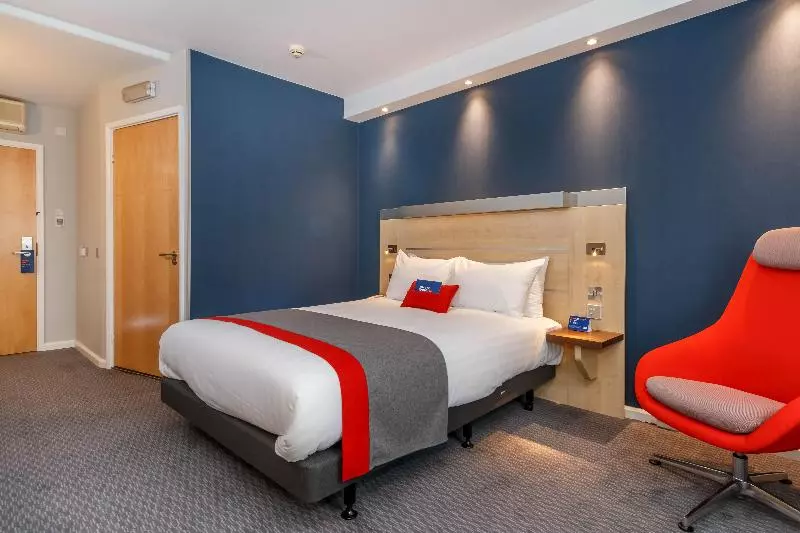 身障者適用スタンダードルーム, Holiday Inn Express Walsall M6, J10, An Ihg