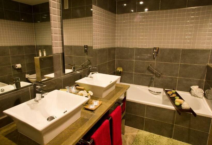 Полулюкс, Holiday World Polynesia