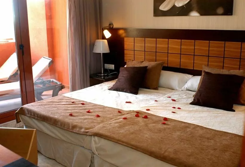 سوییت جونیور با چشم‌انداز دریا, Holiday World Polynesia, Affiliated by Meliá