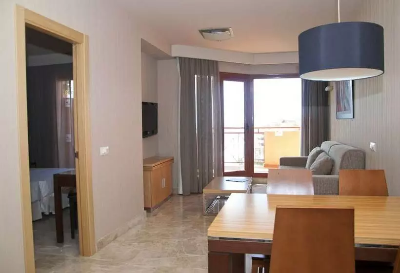 سوییت جونیور با چشم‌انداز دریا, Holiday World Polynesia, Affiliated by Meliá