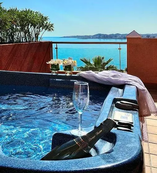 سوییت با چشم‌انداز دریا, Holiday World Polynesia, Affiliated by Meliá