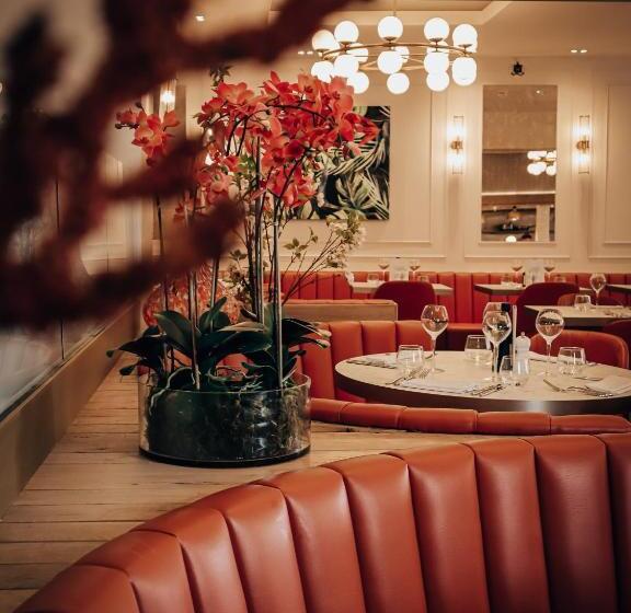 带大床的标准间, Lion & Swan