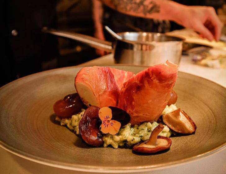 带大床的标准间, Lion & Swan