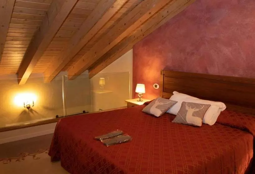 Perhesviitti, Maison Cly