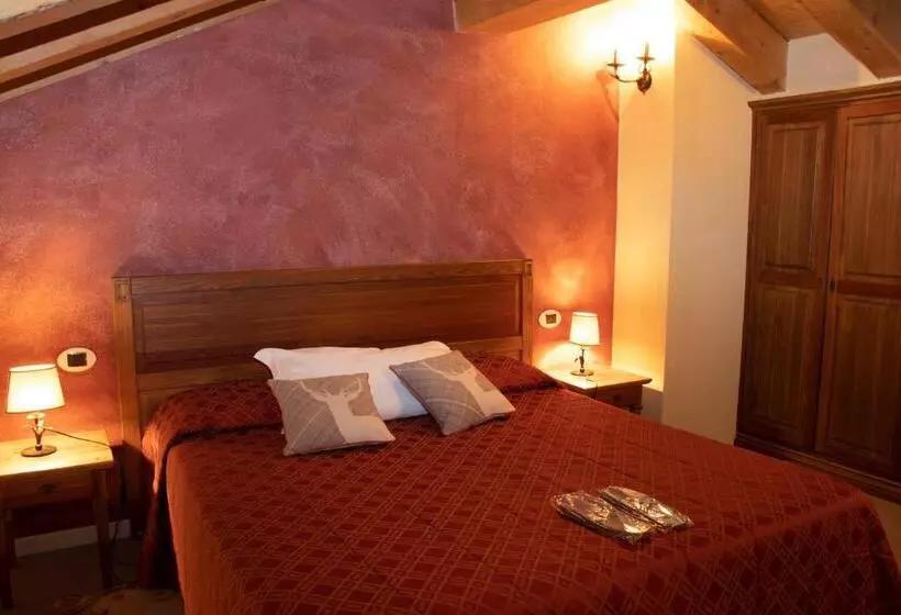 Perhesviitti, Maison Cly