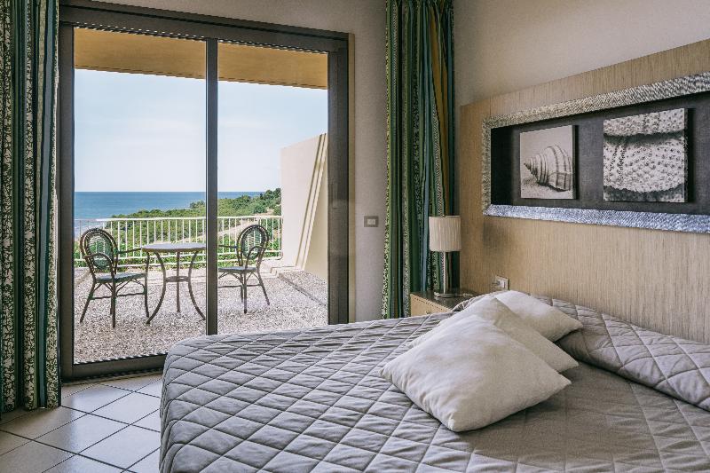 四人豪华间, Mclub Cala Regina