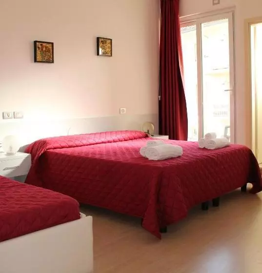Standard Kolmen Hengen Huone, Morolli