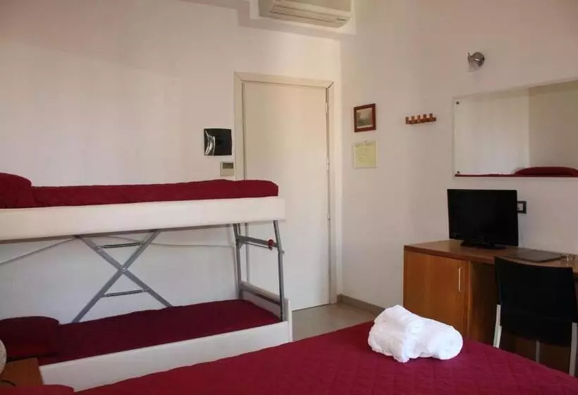 Standard Neljän Hengen Huone, Morolli