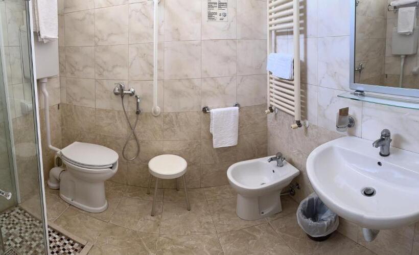 חדר סטנדרט מותאם לאדם עם מוגבלויות, Morolli