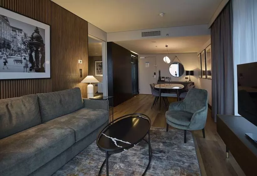 سوئیت با چشم‌انداز, Radisson Blu Hotel Zurich Airport