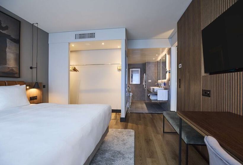 سوئیت با چشم‌انداز, Radisson Blu Hotel Zurich Airport