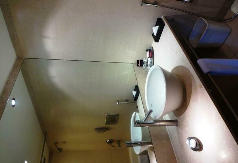 חדר קלאב, Royal Orchid Central Bangalore, Manipal Centre, Mg Road