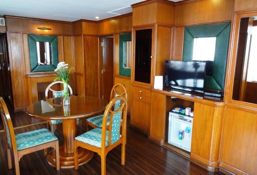 סוויטה אקזקיוטיב, Royal Orchid Central Bangalore, Manipal Centre, Mg Road