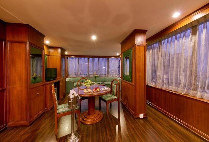 Президентский Люкс, Royal Orchid Central Bangalore, Manipal Centre, Mg Road