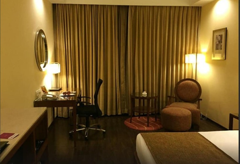 חדר קלאב, Royal Orchid Central Bangalore, Manipal Centre, Mg Road