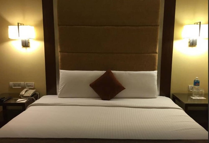 חדר קלאב, Royal Orchid Central Bangalore, Manipal Centre, Mg Road