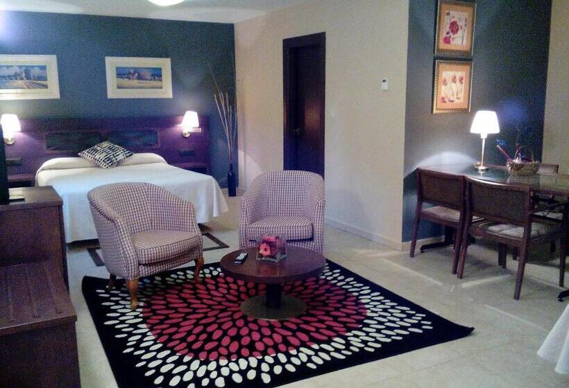 شقة غرفة واحدة, Masia El Molinete