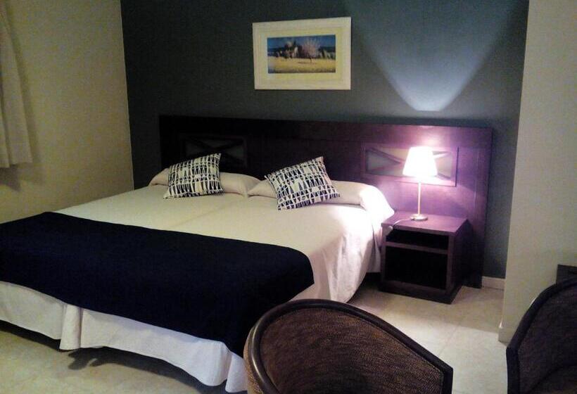 شقة غرفة واحدة, Masia El Molinete