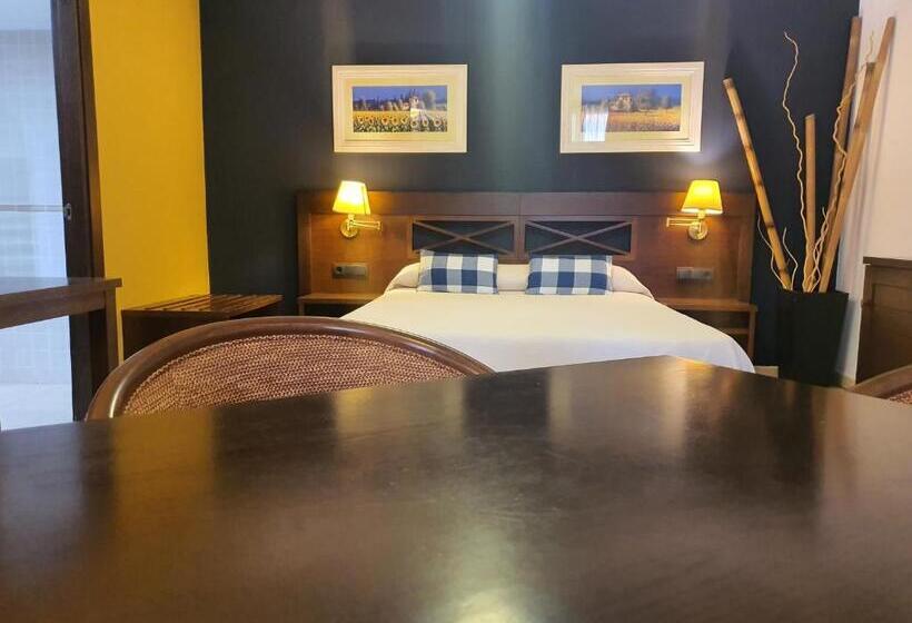 شقة غرفة واحدة مزودة بتراس, Masia El Molinete