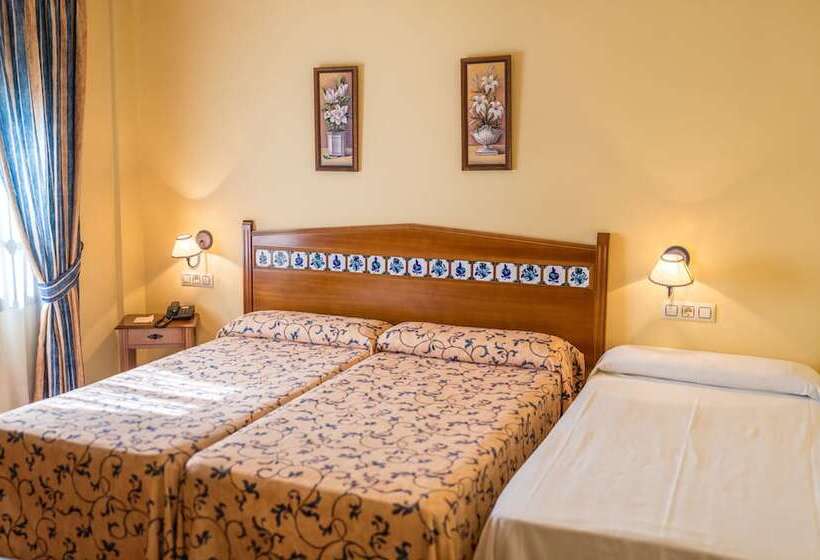 غرفة قياسية ثلاثية, Cortijo De Tajar