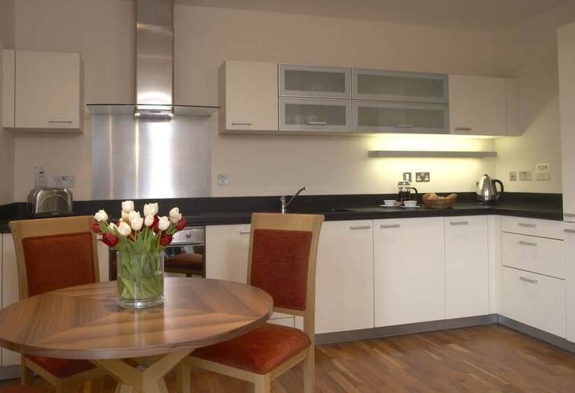 شقة غرفتين, Marlin Canary Wharf