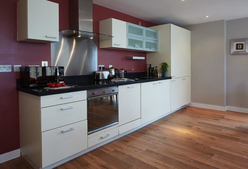 شقة دور أخير غرفتين نوم, Marlin Canary Wharf