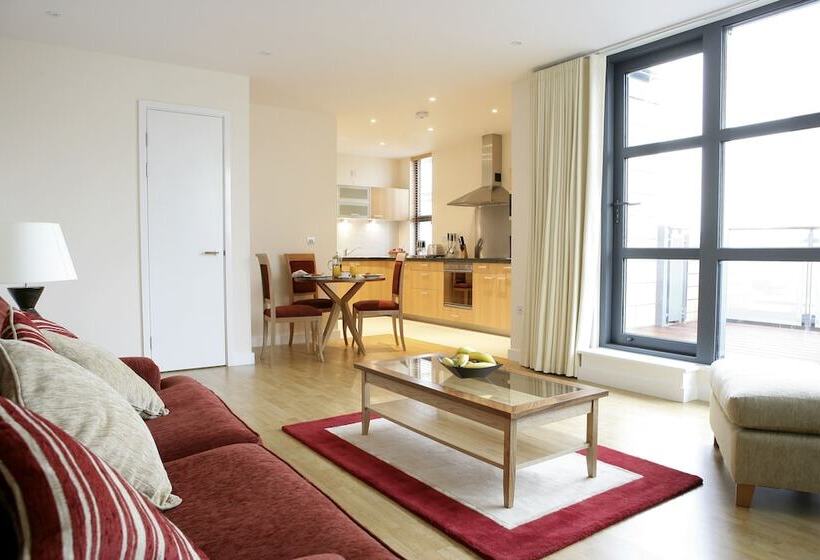 شقة دور أخير غرفتين نوم, Marlin Canary Wharf