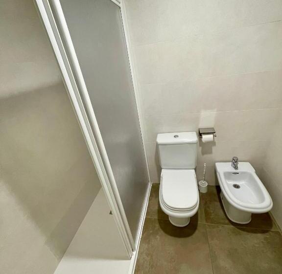 四人标准间, Pensión Txiki Polit