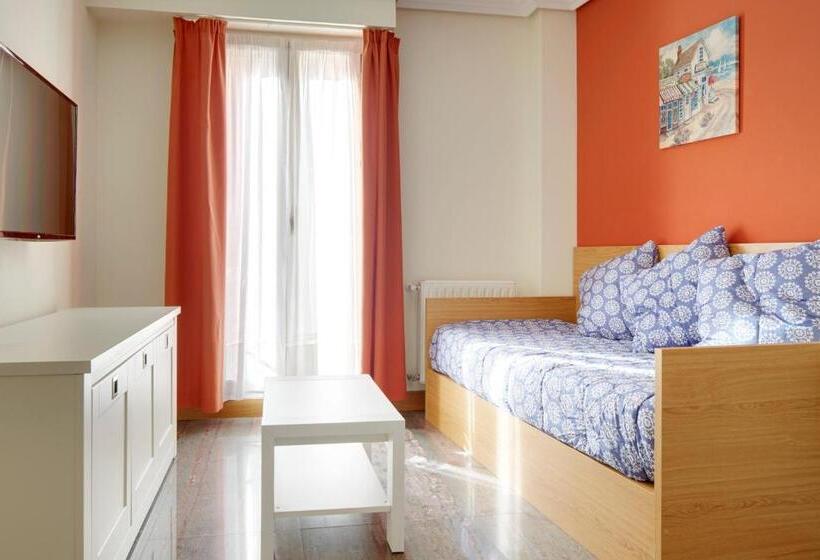 家庭间, Pensión Txiki Polit