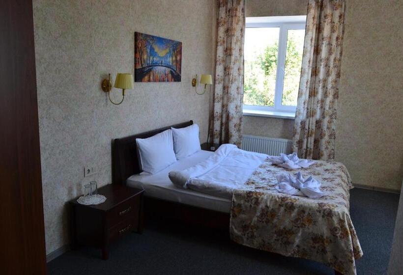 デラックスルーム, три сімки