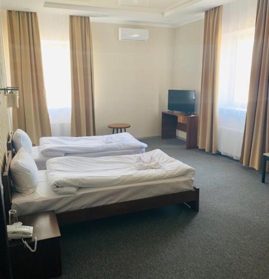 シティビュースイート, три сімки