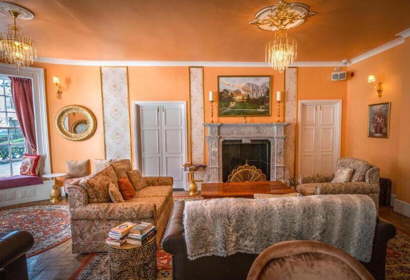 منزل غرفة نوم واحدة, Croydon Hall