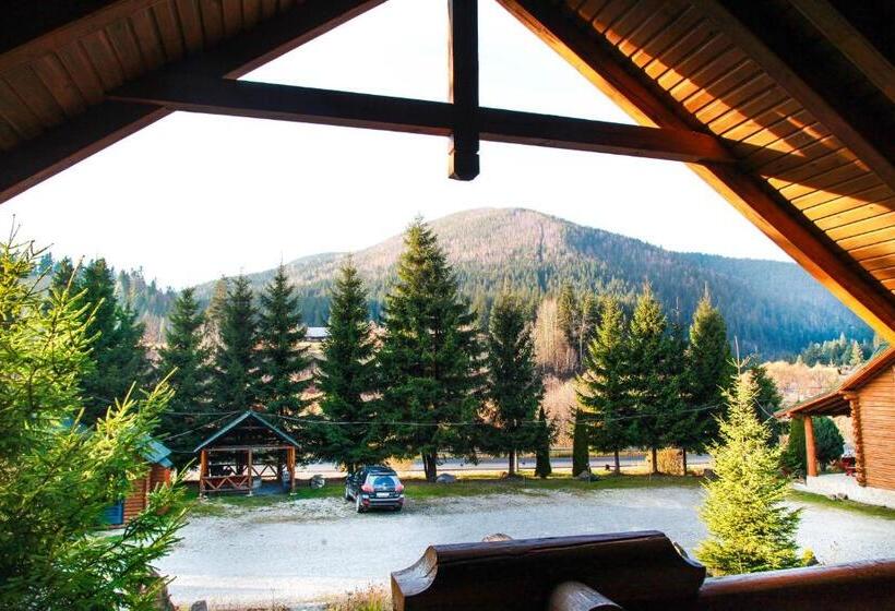 جناح مزوَّد بشرفة, Khatky Ruslany