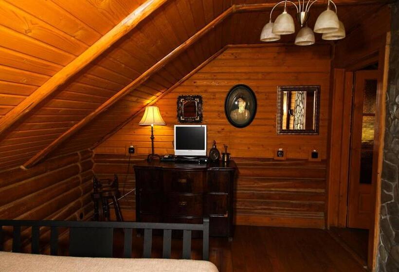 جناح عائلي, Khatky Ruslany