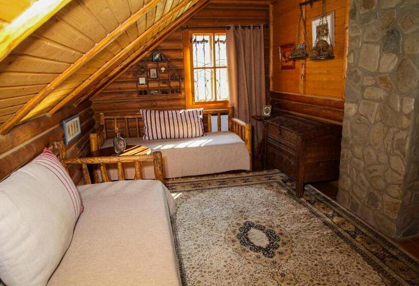 جناح عائلي, Khatky Ruslany