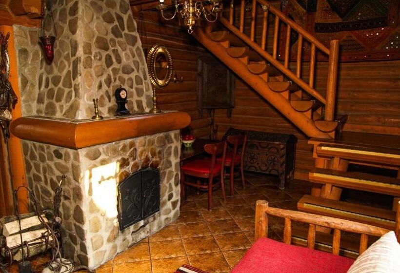 جناح دوبلكس, Khatky Ruslany