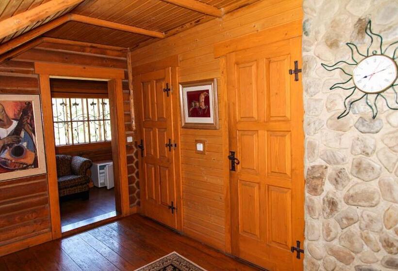 غرفة قياسية رباعية, Khatky Ruslany