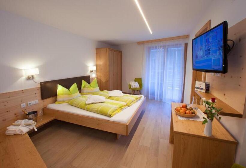 חדר סטנדרט נוף להרים, Restaurant Waldheim