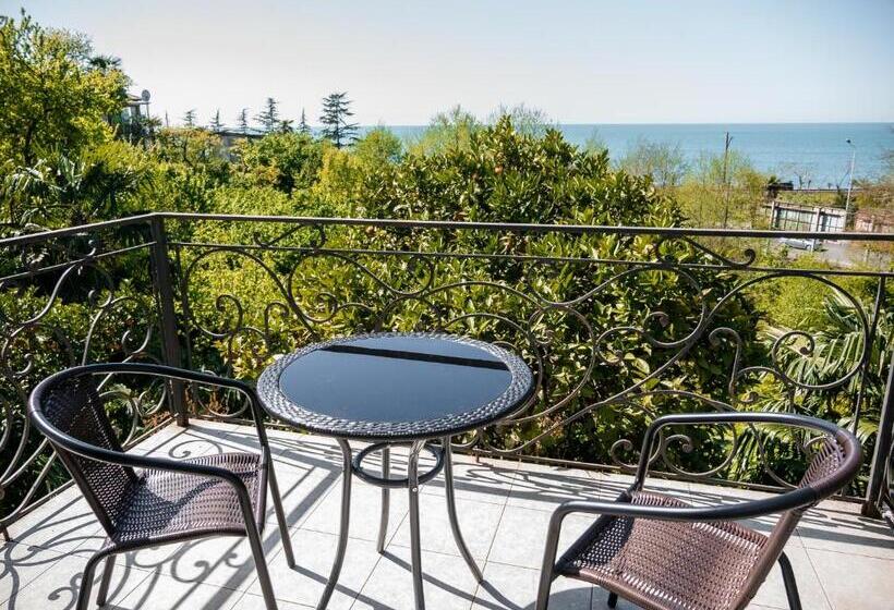 Standard Triple Room with Terrace, Irakli Guest House