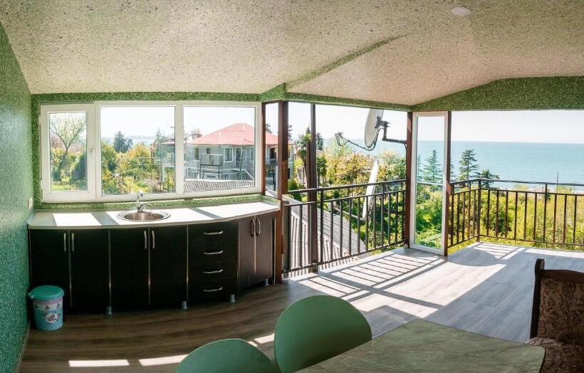 Standard Triple Room with Terrace, Irakli Guest House