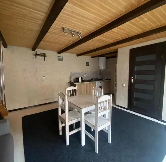 １ベッドルームハウス, Prykarpatska Villa