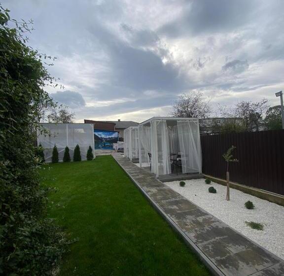 اتاق استاندارد چهار تخته, Prykarpatska Villa