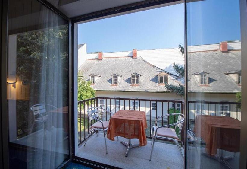 バルコニー付きスタンダードトリプルルーム, Pension Wienerstub'n