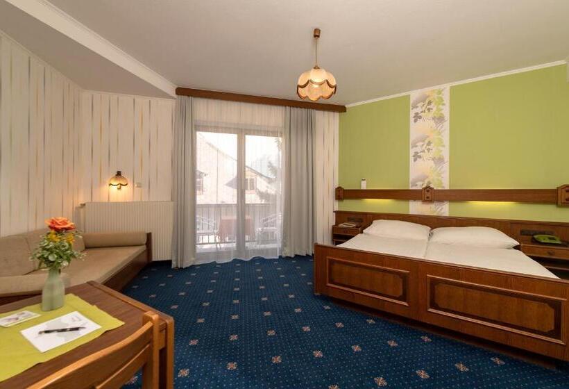 غرفة قياسية ثلاثية مزودة بشرفة, Pension Wienerstub'n