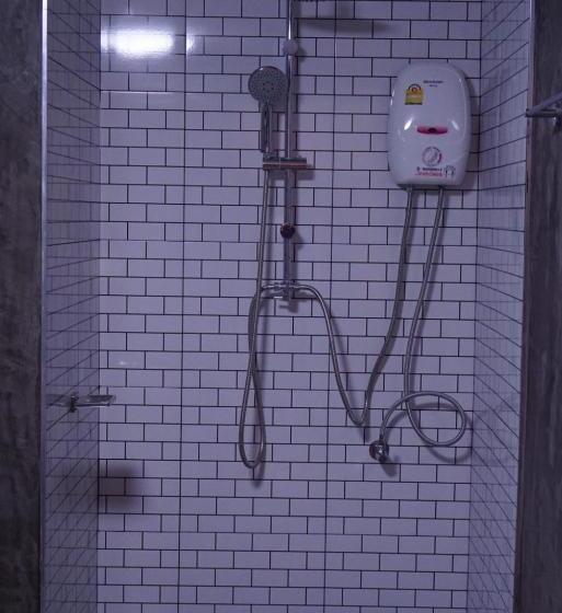 디럭스 룸 킹사이즈 침대, S.s.hotel Nangrong